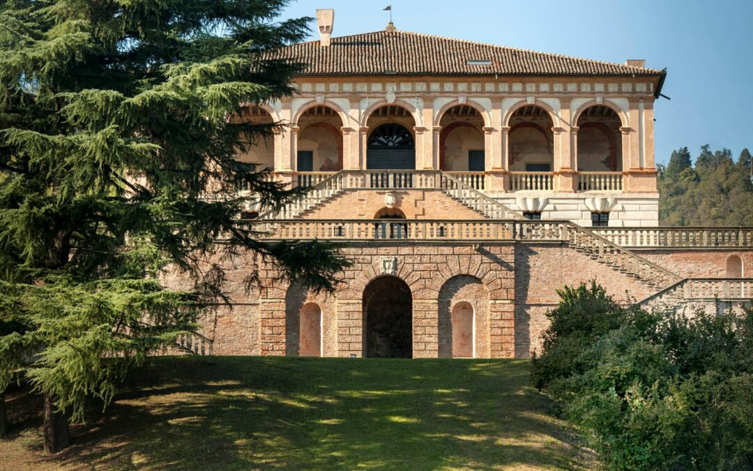 Villa dei Vescovi: Un Viaggio nel Rinascimento a due passi da noi